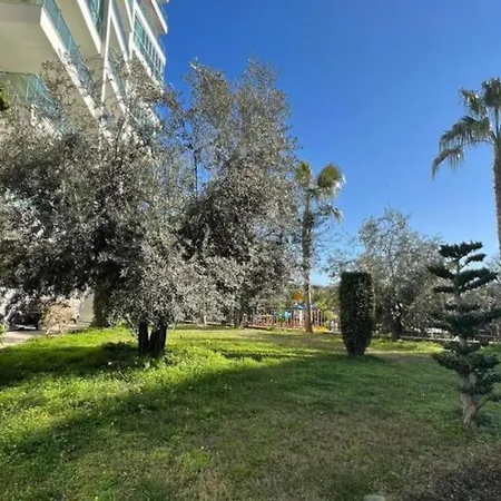 Alanya, Avsallar'da Su Kaydirakli Site Icinde Kiralik Daire *