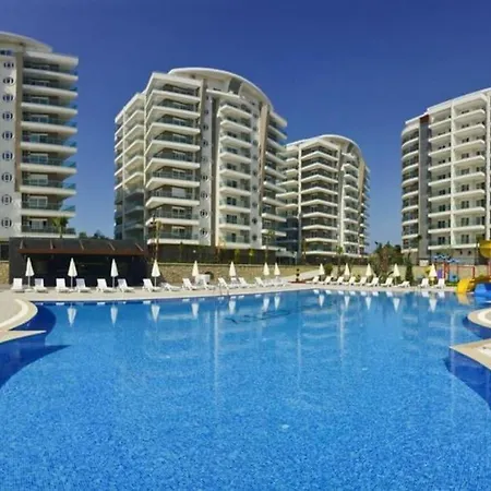 Alanya, Avsallar'da Su Kaydirakli Site Icinde Kiralik Daire Alanya