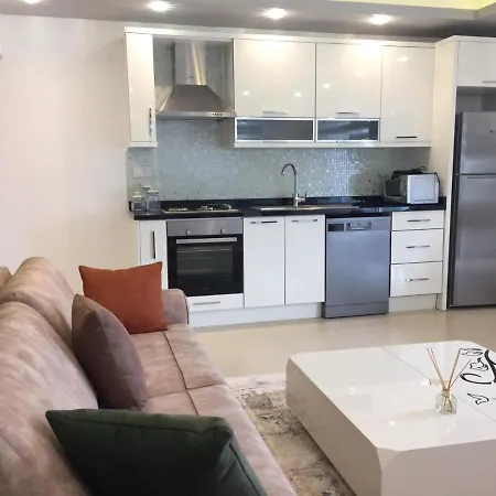 Alanya, Avsallar'da Su Kaydirakli Site Icinde Kiralik Daire Lejlighed Alanya